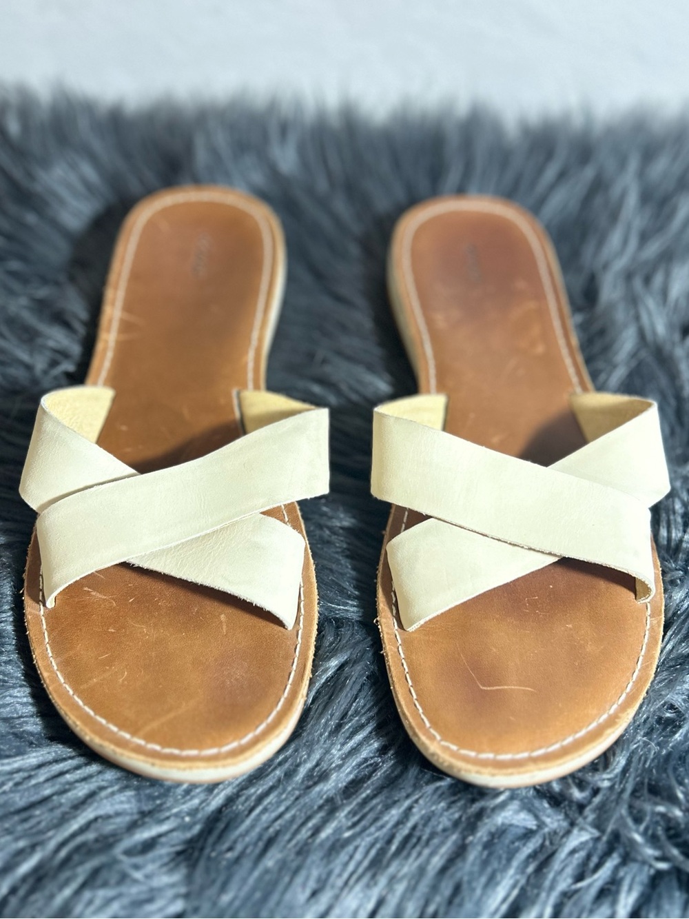 OLUKAI Ke'a Women's Beach Sandals Casual Crisscross Slide Sandal Beige Size 9 - Picture 2 of 10